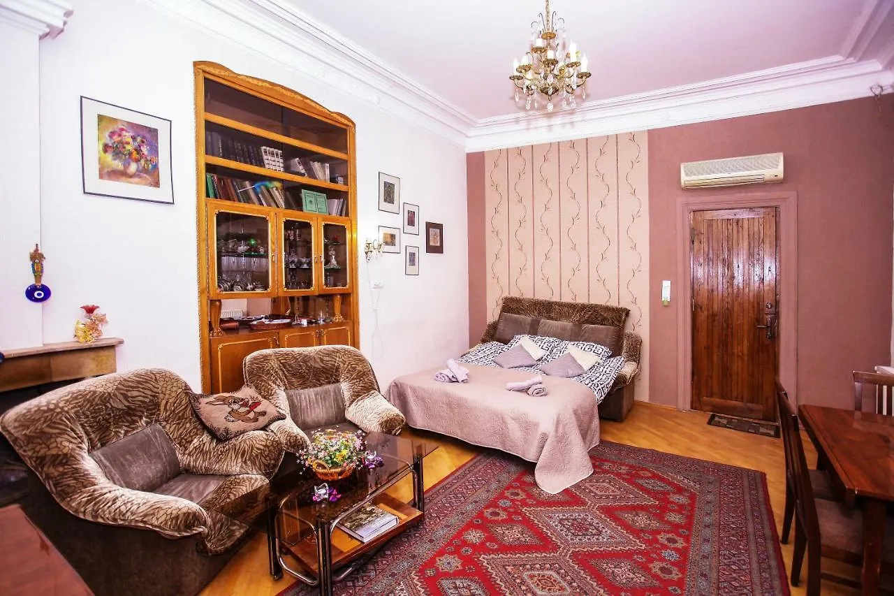Dali'S Royal Apartment Tbilisi